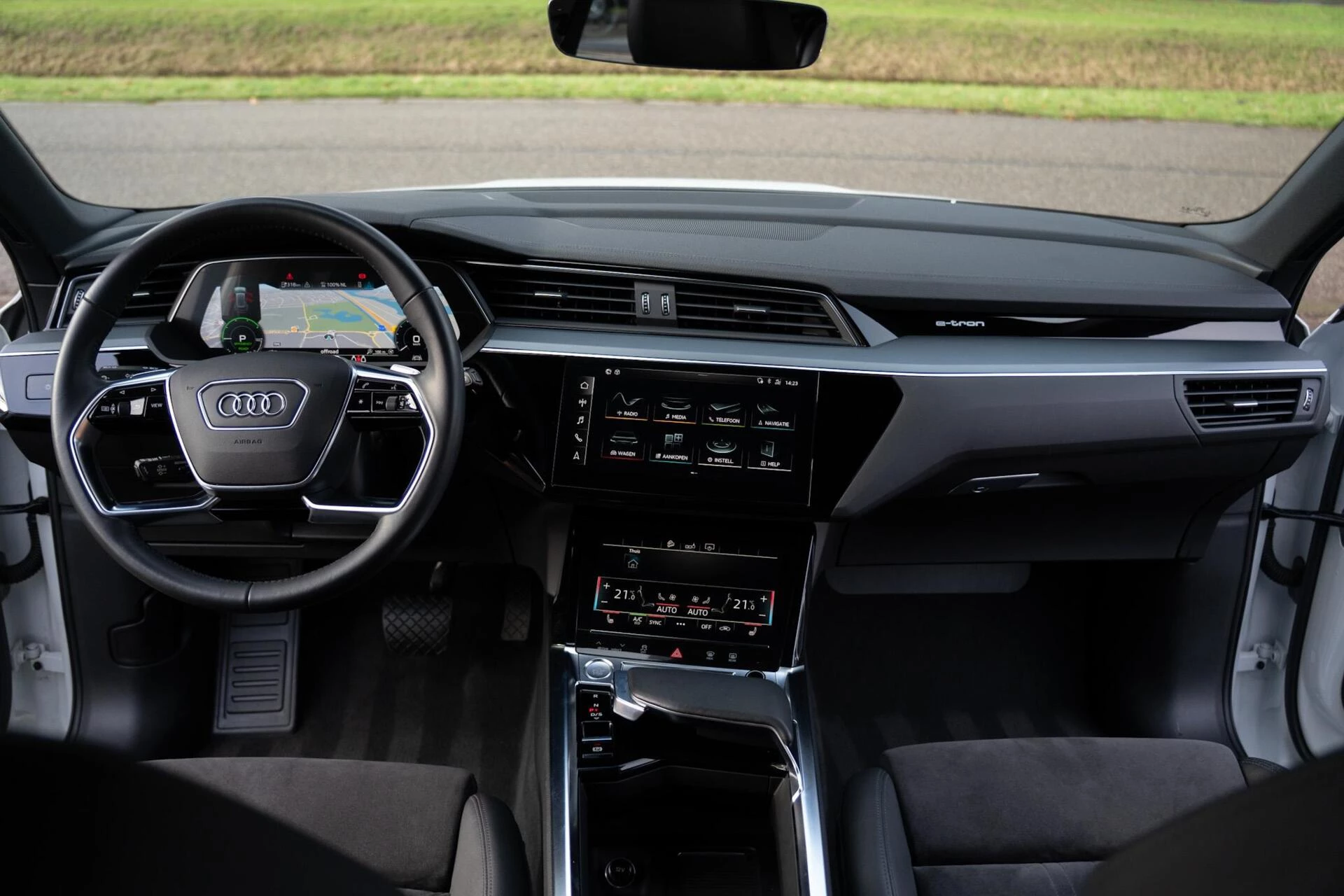 Hoofdafbeelding Audi e-tron
