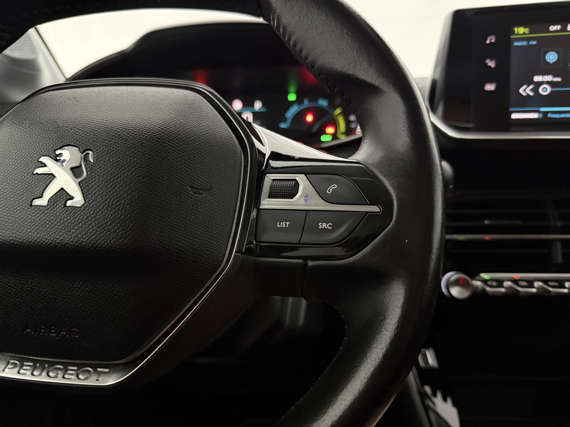 Hoofdafbeelding Peugeot e-208