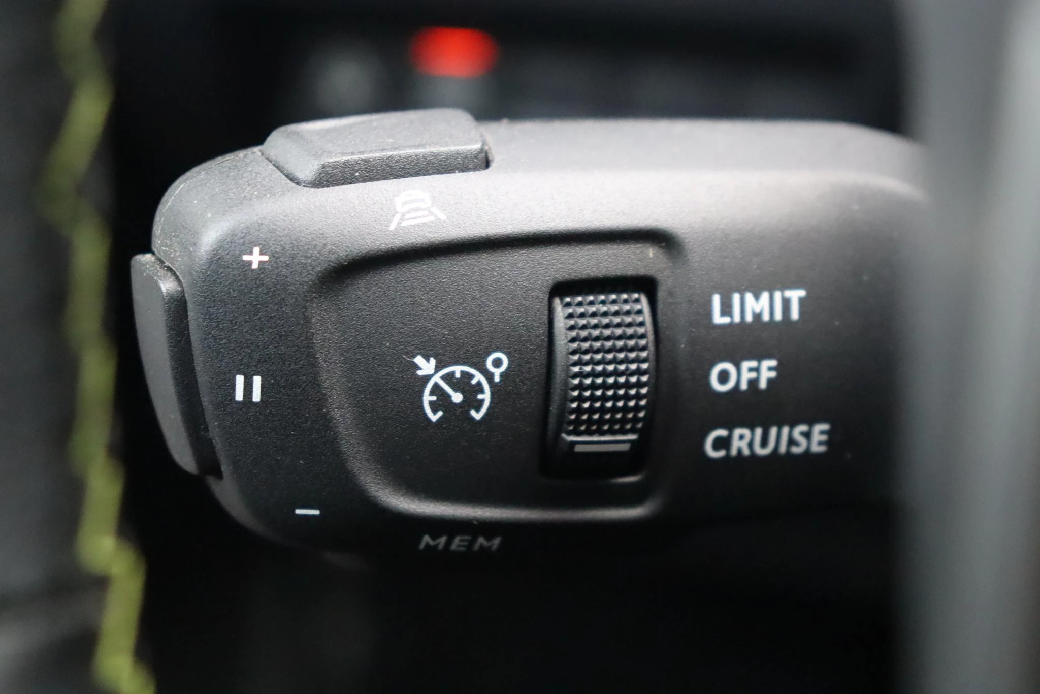 Hoofdafbeelding Peugeot e-2008