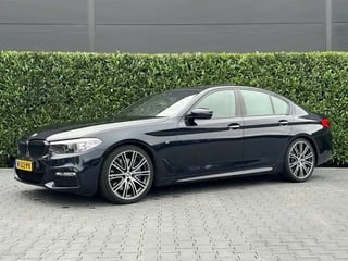 BMW 5-serie 540i High Executive M-PAKKET, PANO, SPORTLEDER, 360, HUD, H&K, INDIVIDUAL