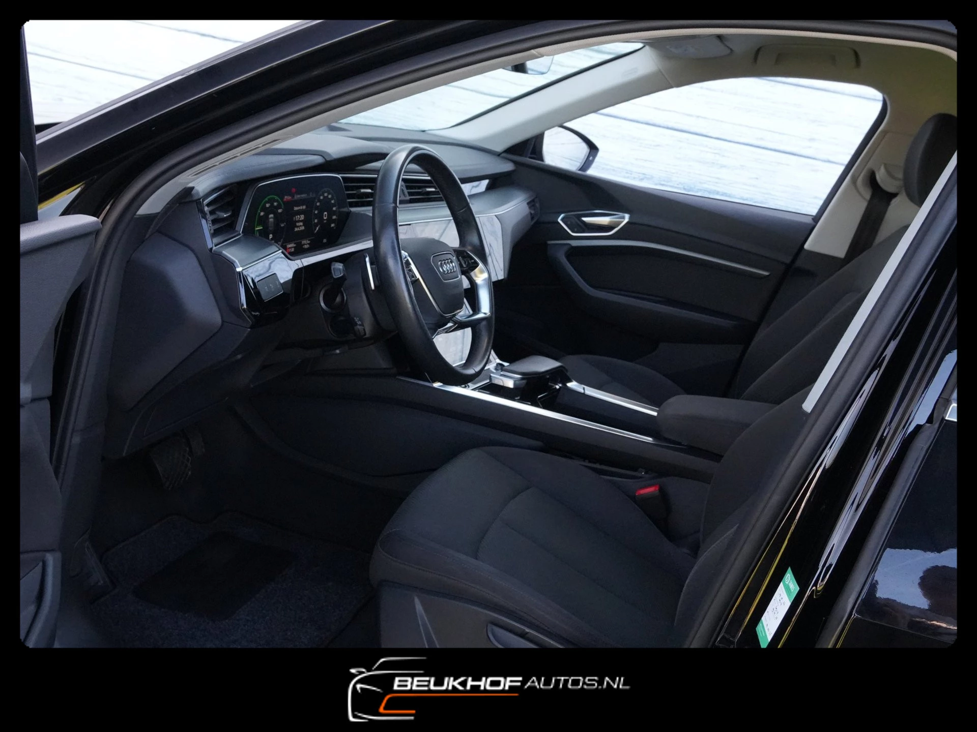 Hoofdafbeelding Audi e-tron