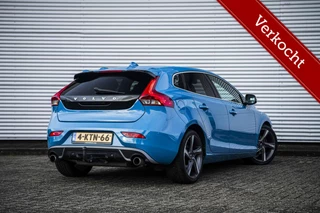 Volvo V40 1.6 D2 R-Design | Panodak | Xenon | Leder | Trekhaak | Cruise | Climate | 18 inch | NL Auto |