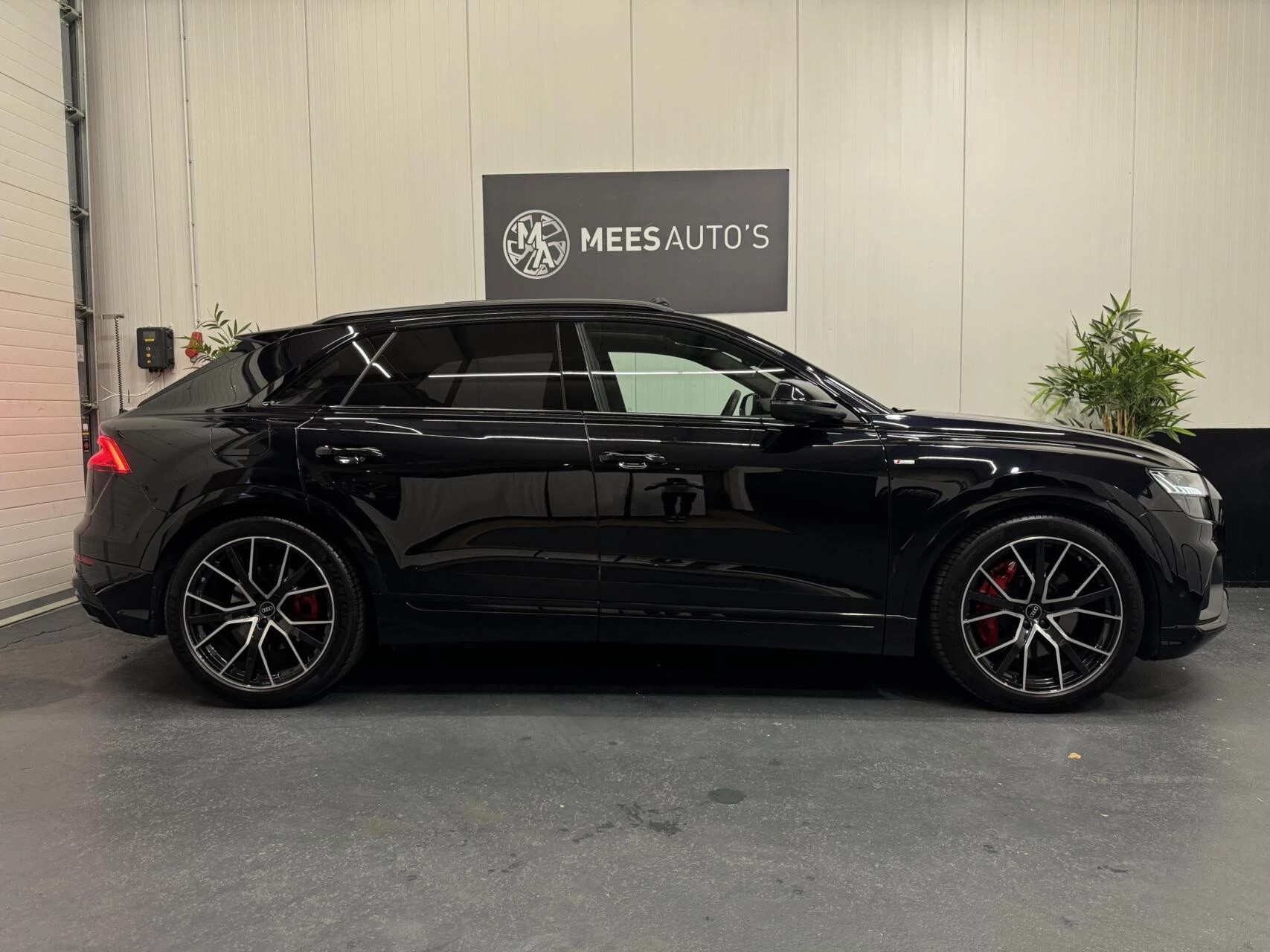 Hoofdafbeelding Audi Q8