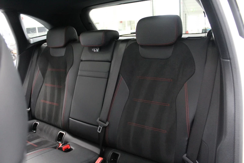 Hoofdafbeelding Mercedes-Benz EQA