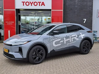 Hoofdafbeelding Toyota C-HR+ Toyota C-HR+ FIRST EDITION 77KWH WLTP-607KM EL-ACHTERKLEP PRIVACY-GLASS 18"LMV BLIND SPOT STOELVERW. P-SENSOREN WARMTEPOMP