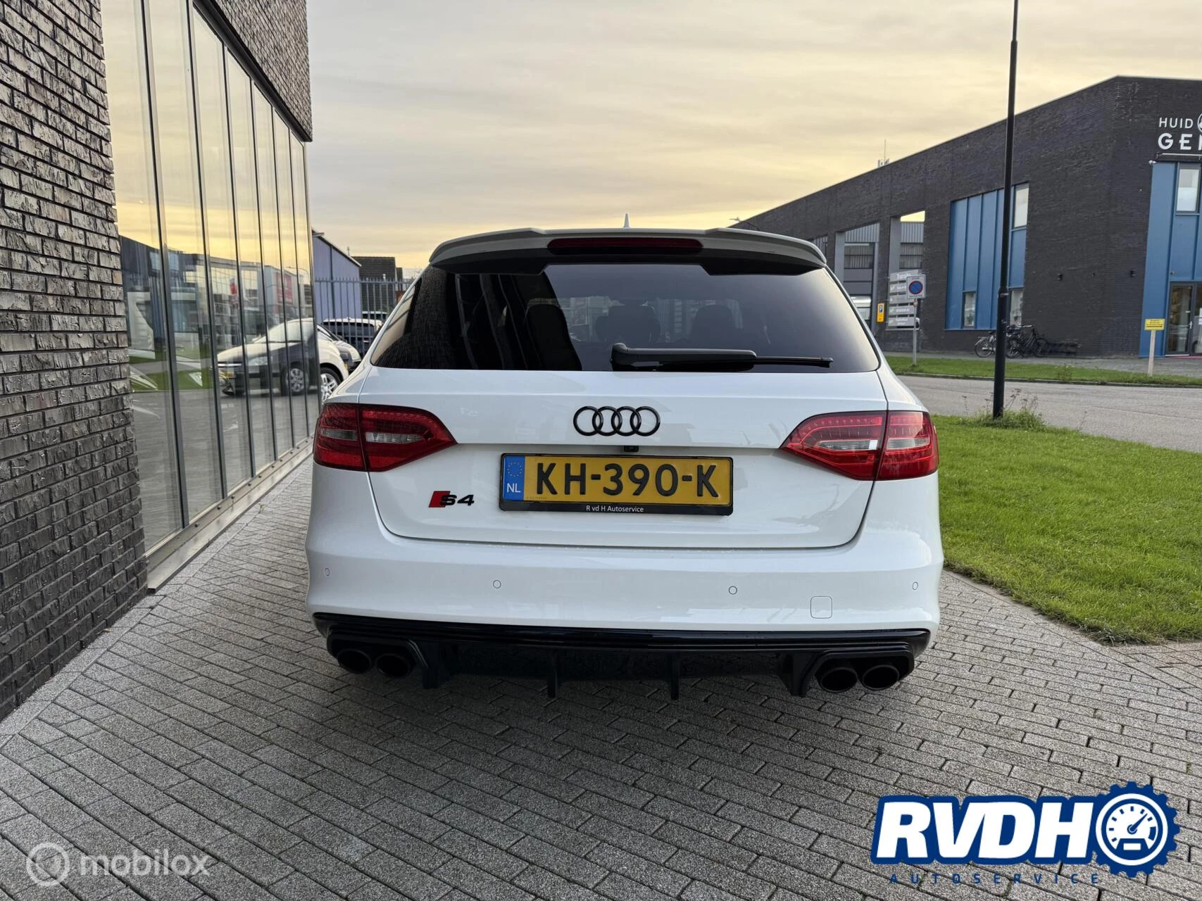 Hoofdafbeelding Audi S4