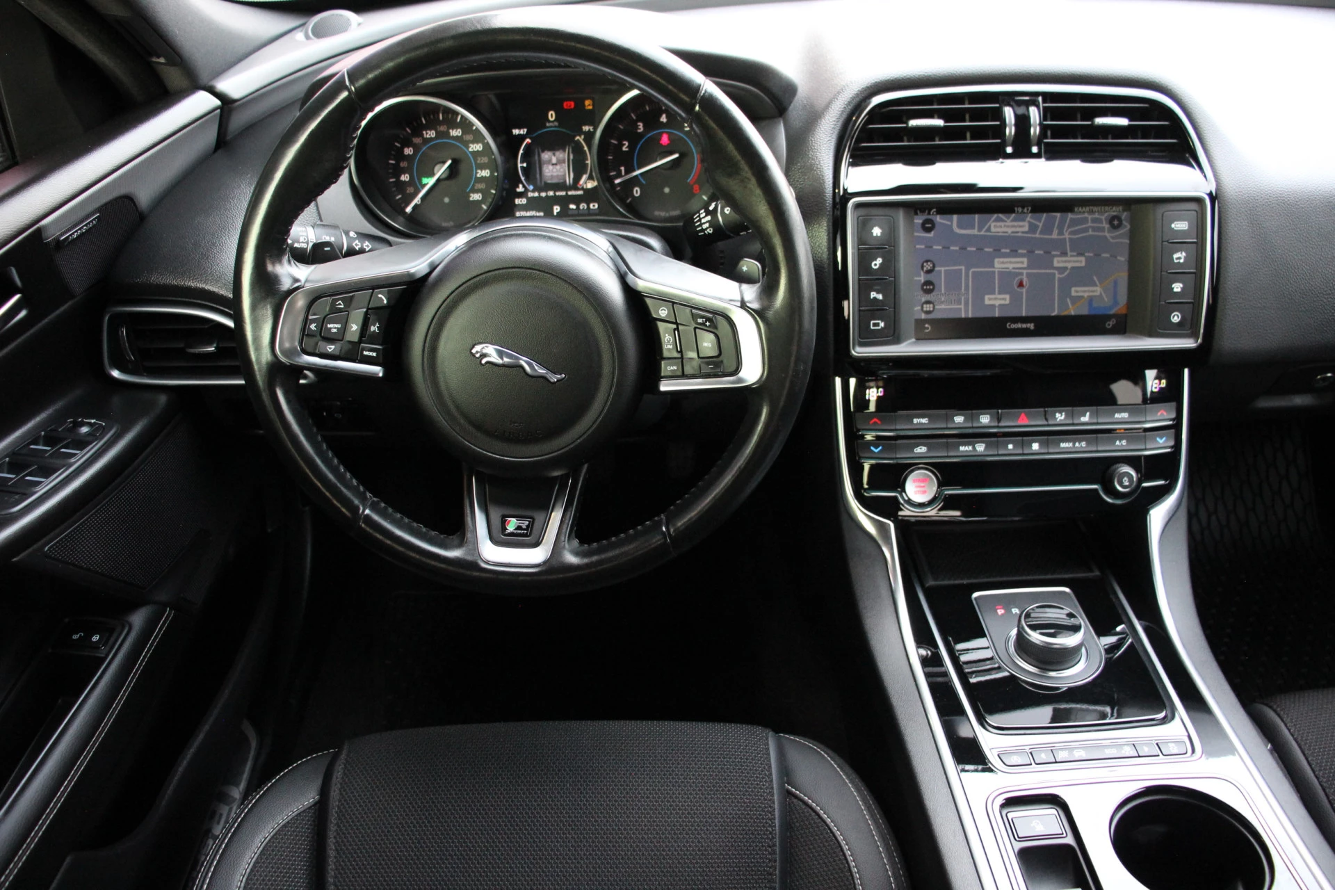 Hoofdafbeelding Jaguar XE