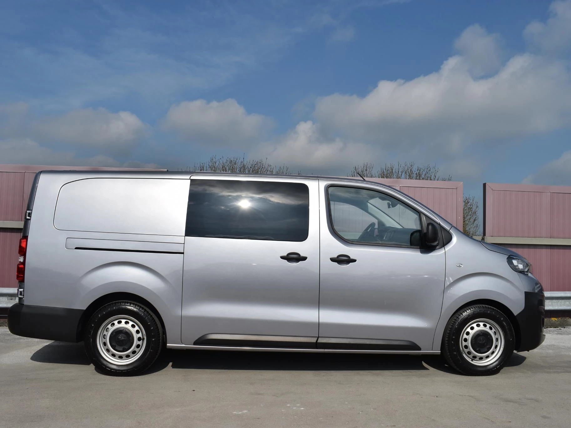 Hoofdafbeelding Peugeot e-Expert