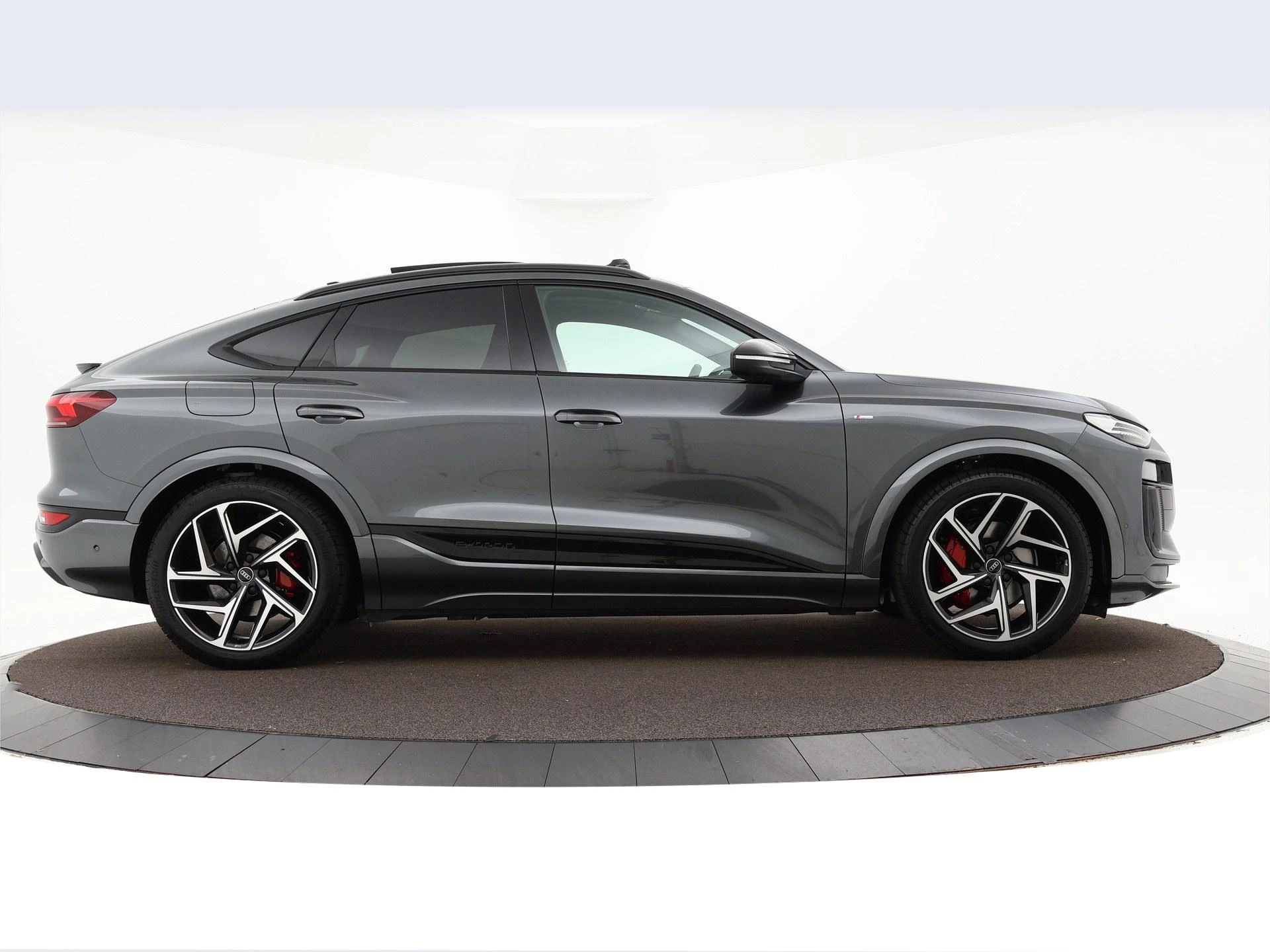 Hoofdafbeelding Audi Q6 e-tron