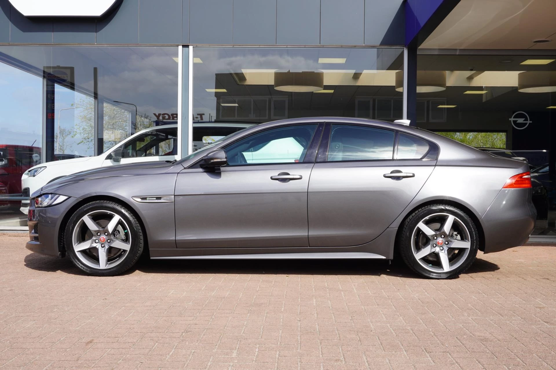 Hoofdafbeelding Jaguar XE