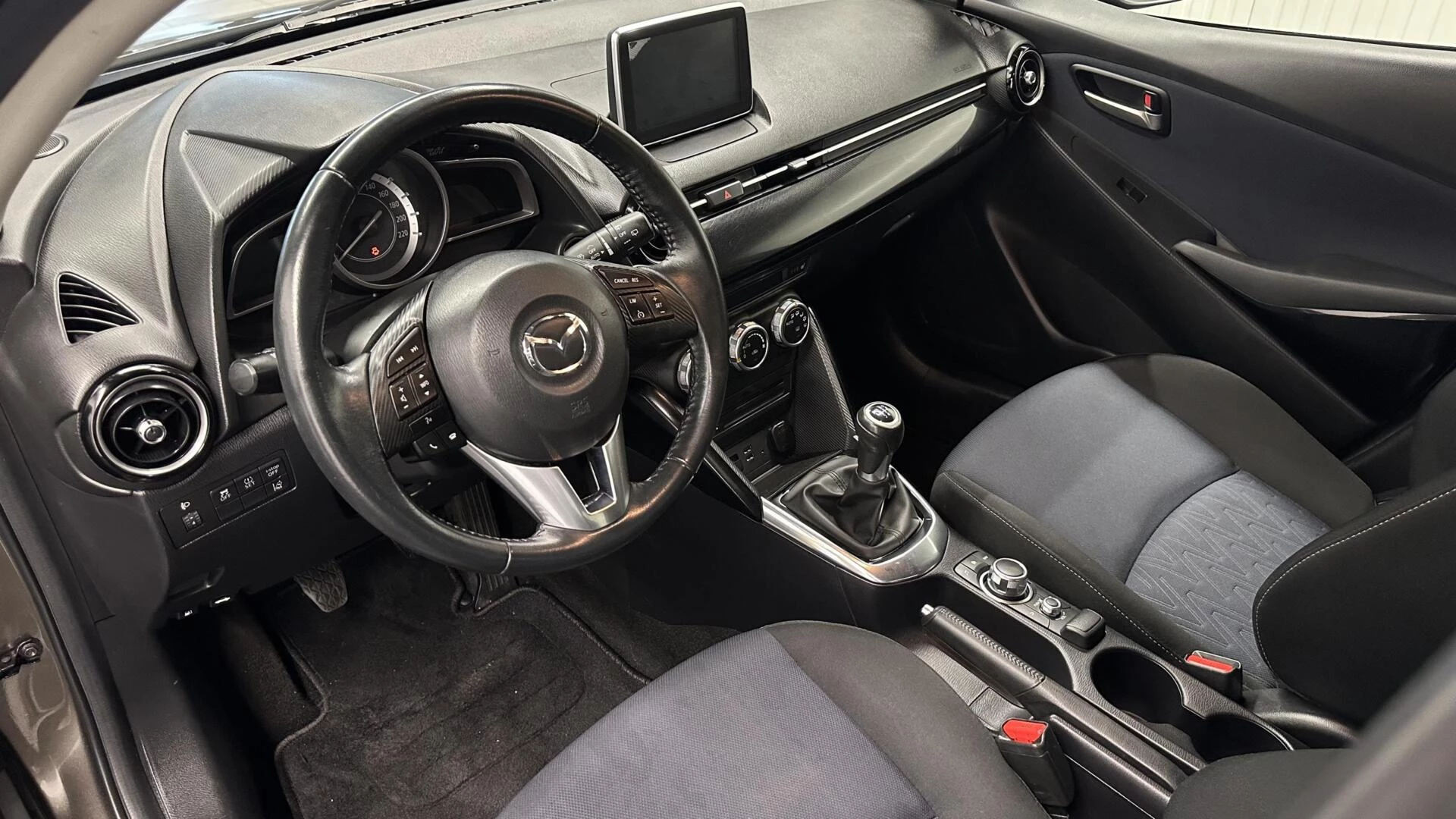 Hoofdafbeelding Mazda 2