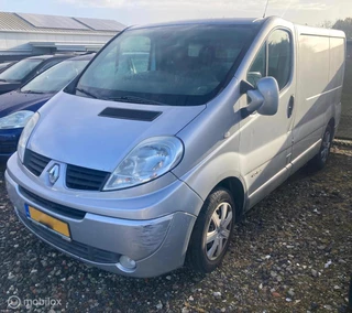 Hoofdafbeelding Renault Trafic Renault Trafic 2.5 dCi L1H1 MOTOR DEFEKT