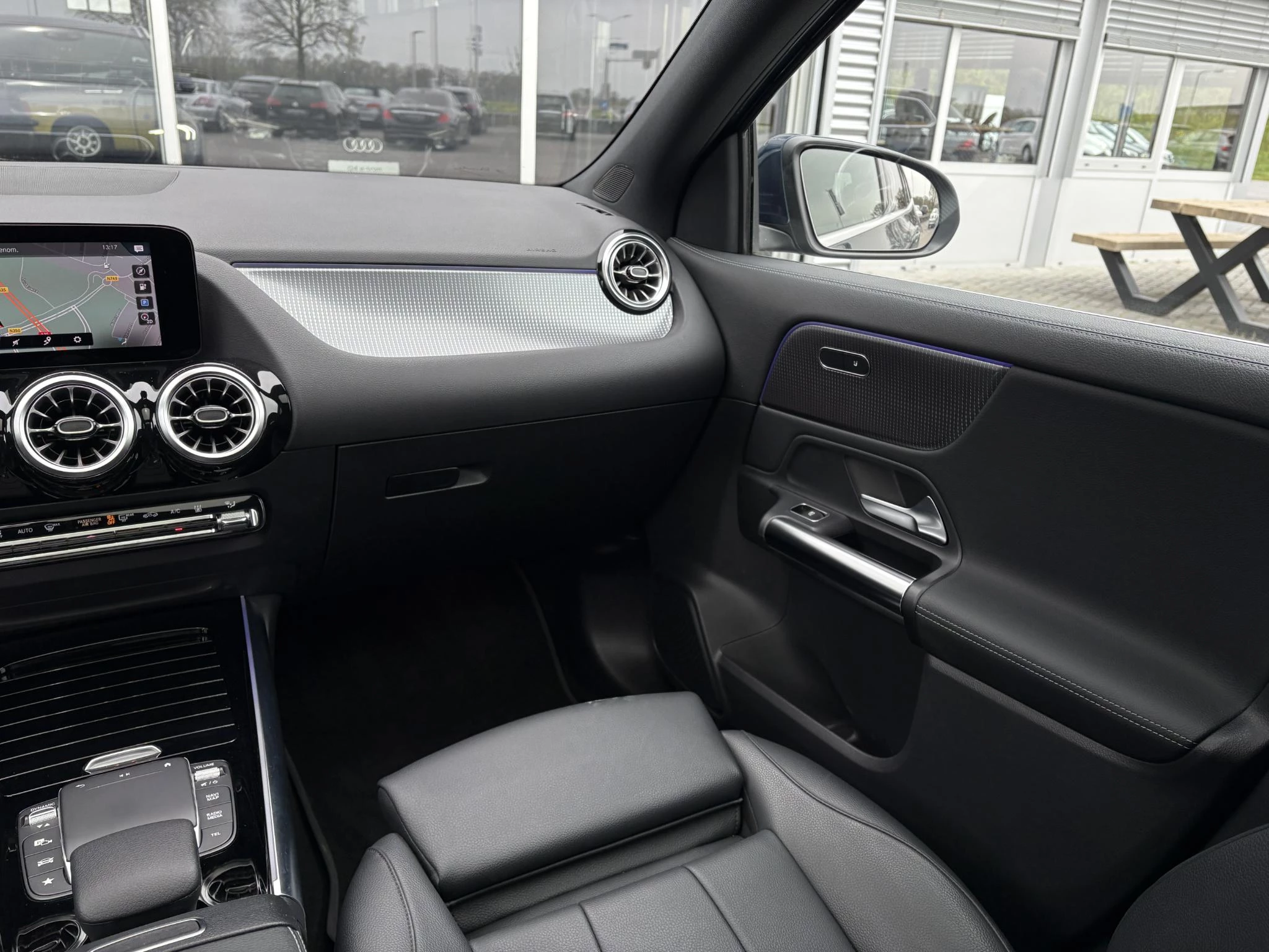Hoofdafbeelding Mercedes-Benz EQA