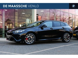 Hoofdafbeelding BMW 1 Serie BMW 1 Serie 120 High Executive M Sport Automaat / Sportstoelen / Head-Up / Parking Assistant Plus / M Adaptief onderstel / Comfort Access / Stoelverwarming