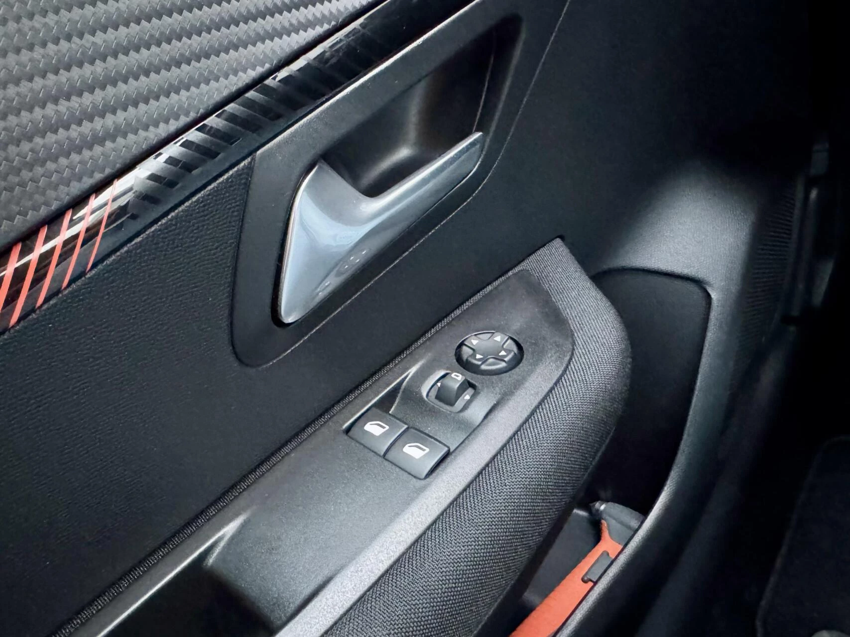 Hoofdafbeelding Peugeot e-208