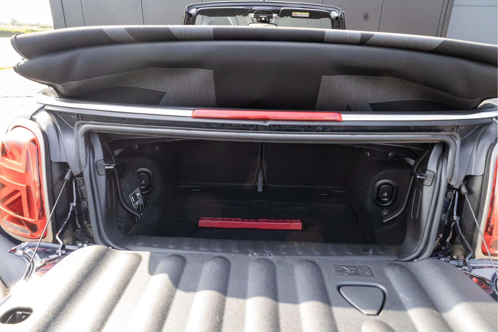 Hoofdafbeelding MINI Cabrio