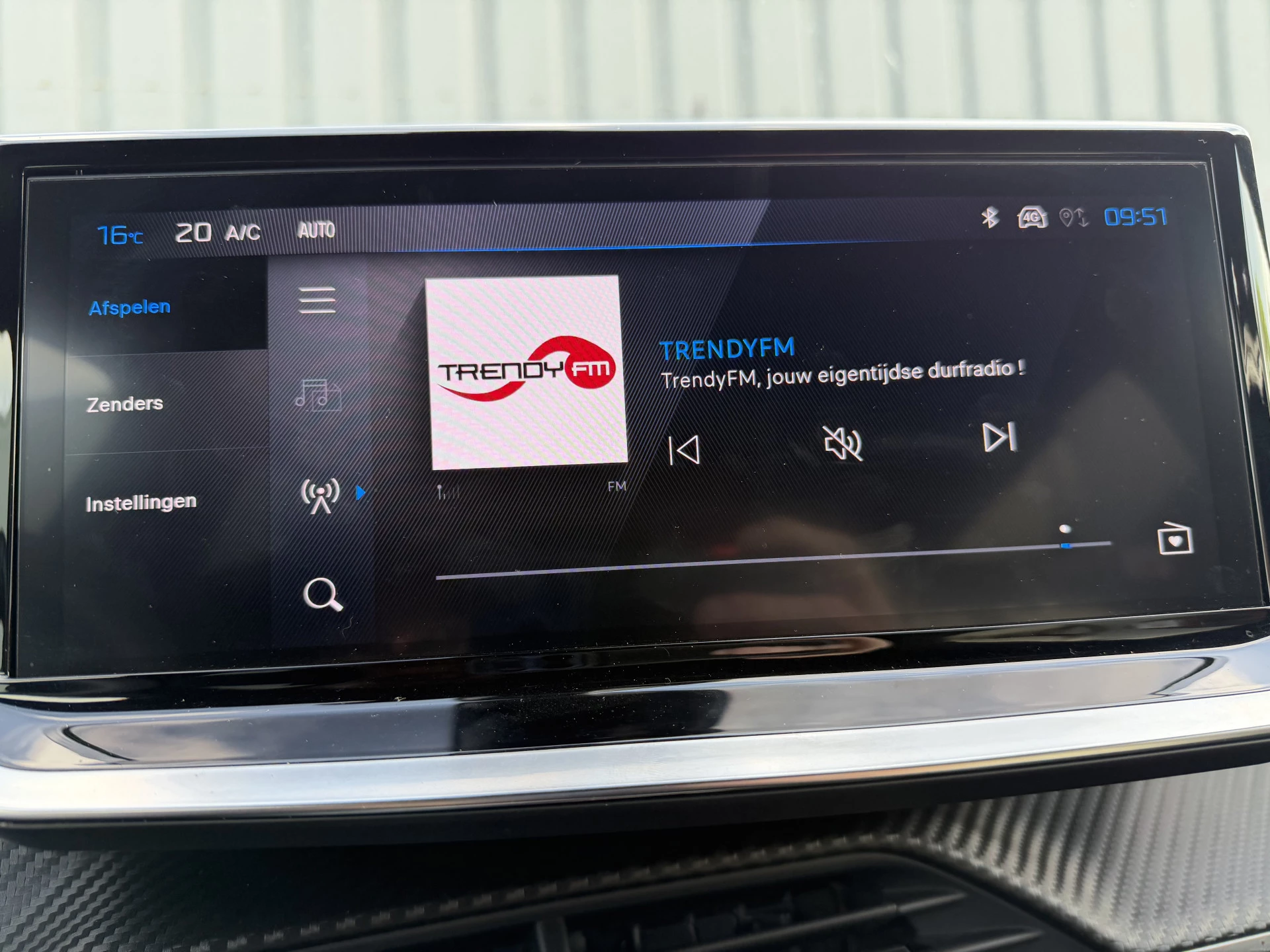 Hoofdafbeelding Peugeot e-2008