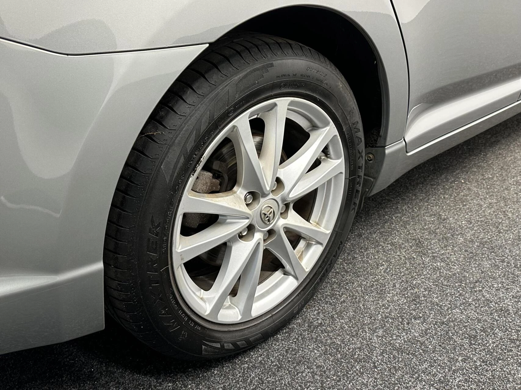 Hoofdafbeelding Toyota Avensis