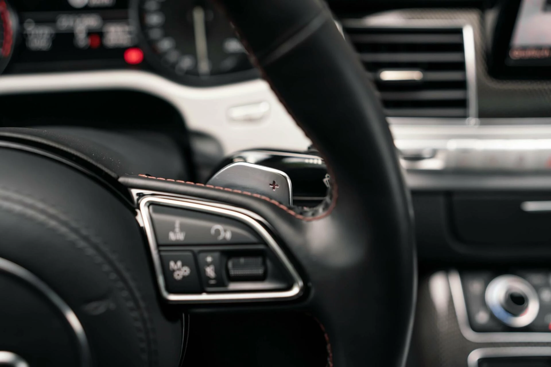 Hoofdafbeelding Audi S8