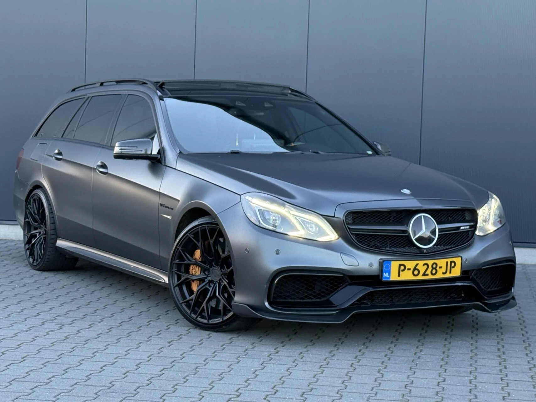 Hoofdafbeelding Mercedes-Benz E-Klasse