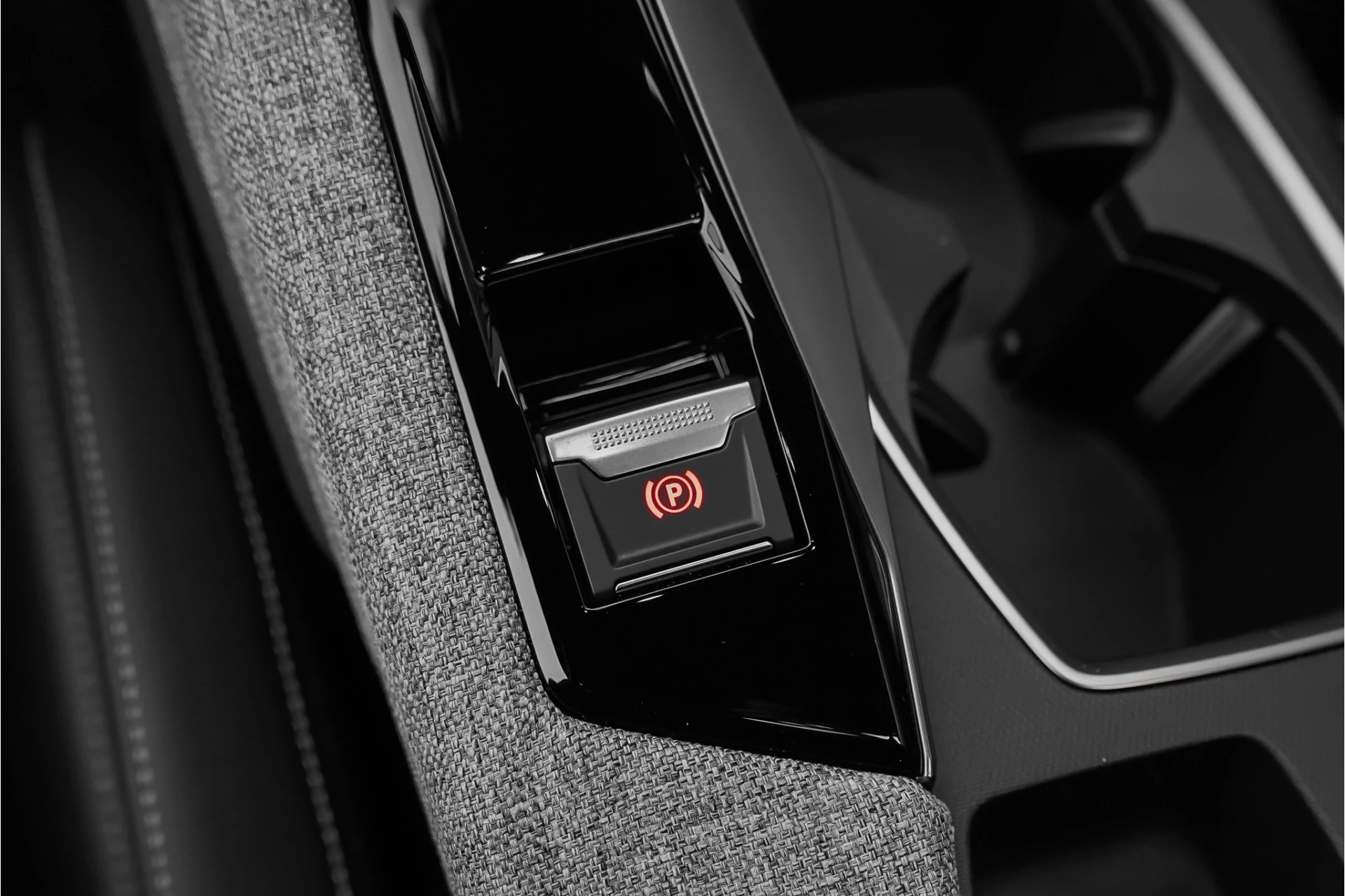 Hoofdafbeelding Peugeot e-3008