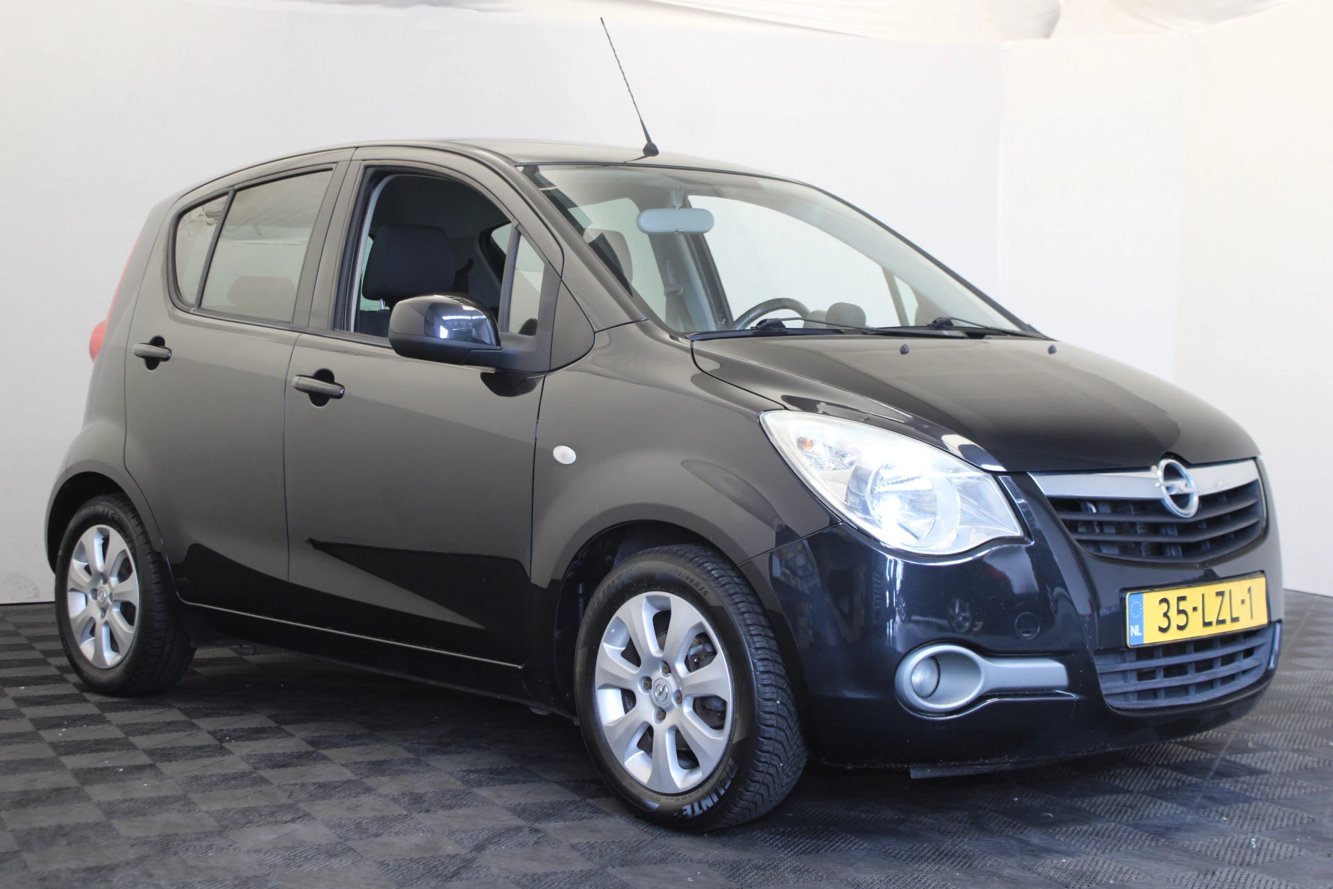 Hoofdafbeelding Opel Agila