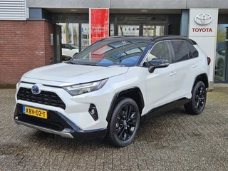 Toyota RAV4 2.5 HYBRID BI-TONE AWD APPLE/ANDROID 4S-BANDEN CAMERA CLIMA LEER EL-STOEL EL-ACHTERKLEP PARK-SENSOREN