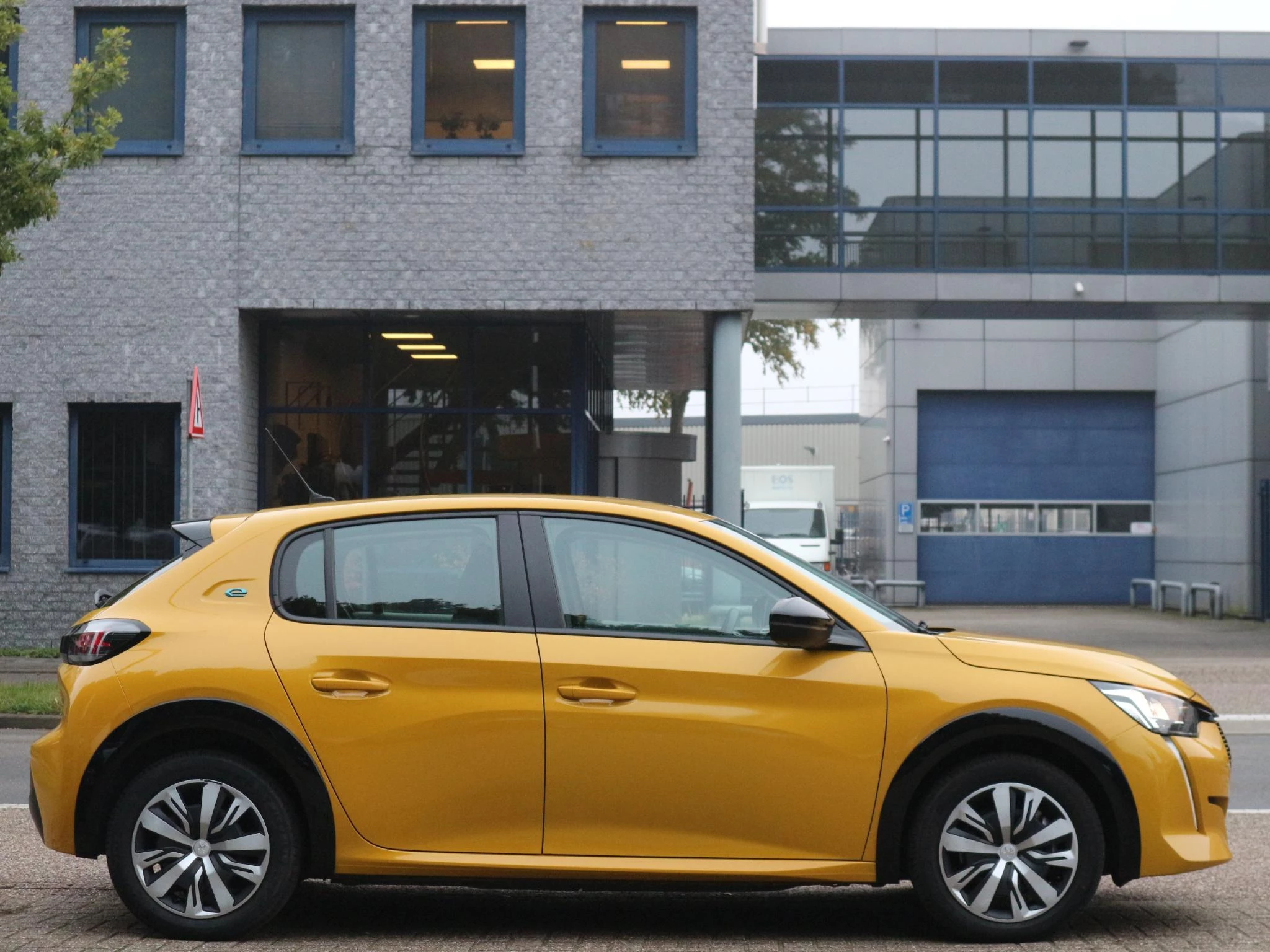 Hoofdafbeelding Peugeot e-208