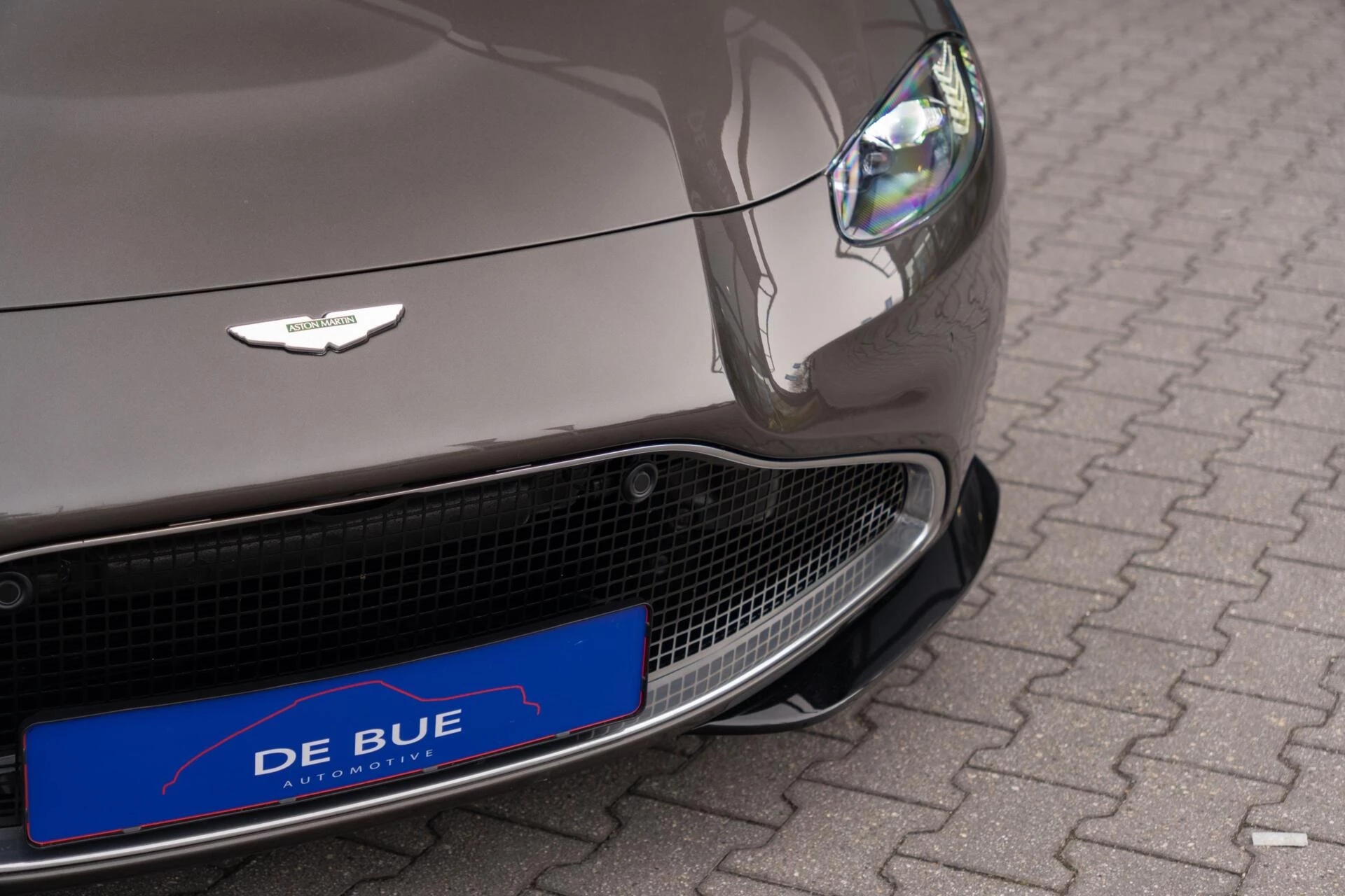 Hoofdafbeelding Aston Martin V8 Vantage