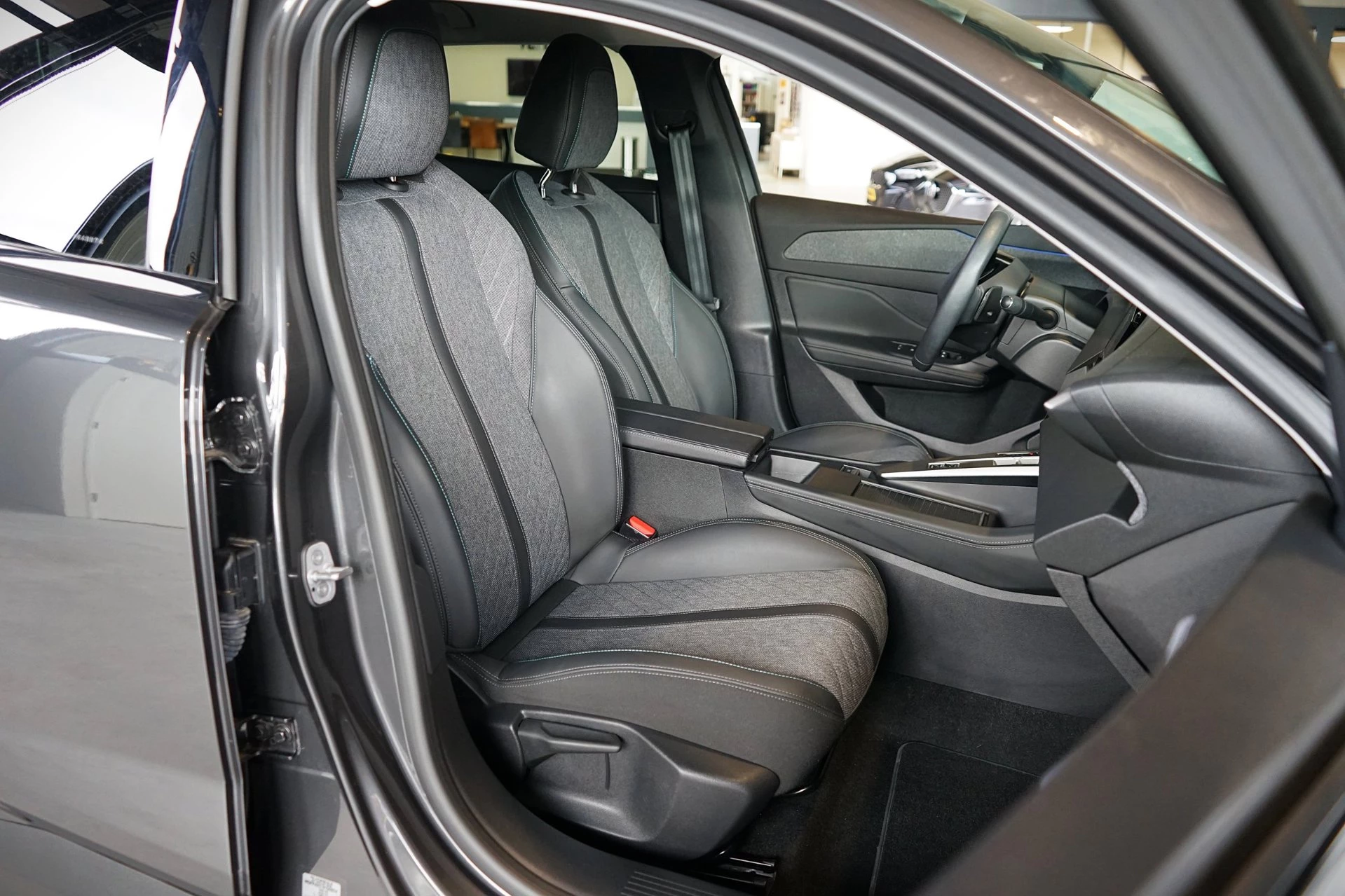 Hoofdafbeelding Peugeot 408