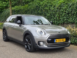 Hoofdafbeelding MINI Clubman Mini Mini Clubman Chili Serious Apple CarPlay Virtual dash Automaat PDC 1.5 Cooper Chili Serious Business