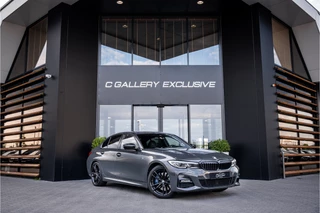 BMW 3 Serie 330i M-Sport Panorama | H/K | ACC | HUD | Dravit Grau
