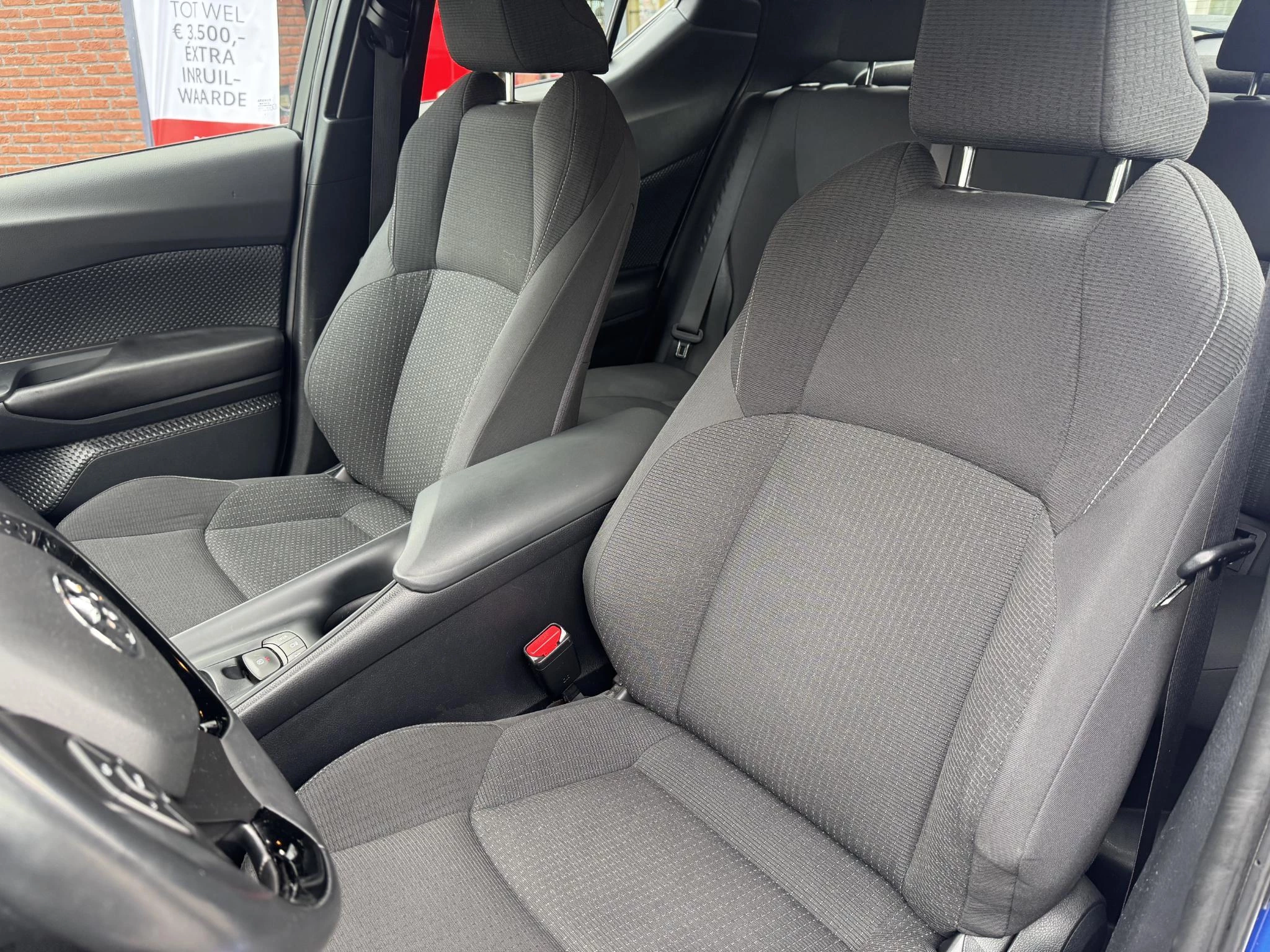 Hoofdafbeelding Toyota C-HR