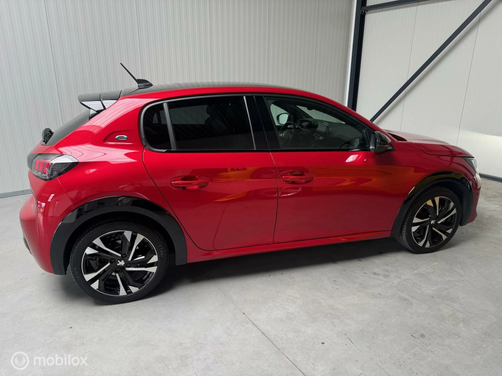 Hoofdafbeelding Peugeot e-208