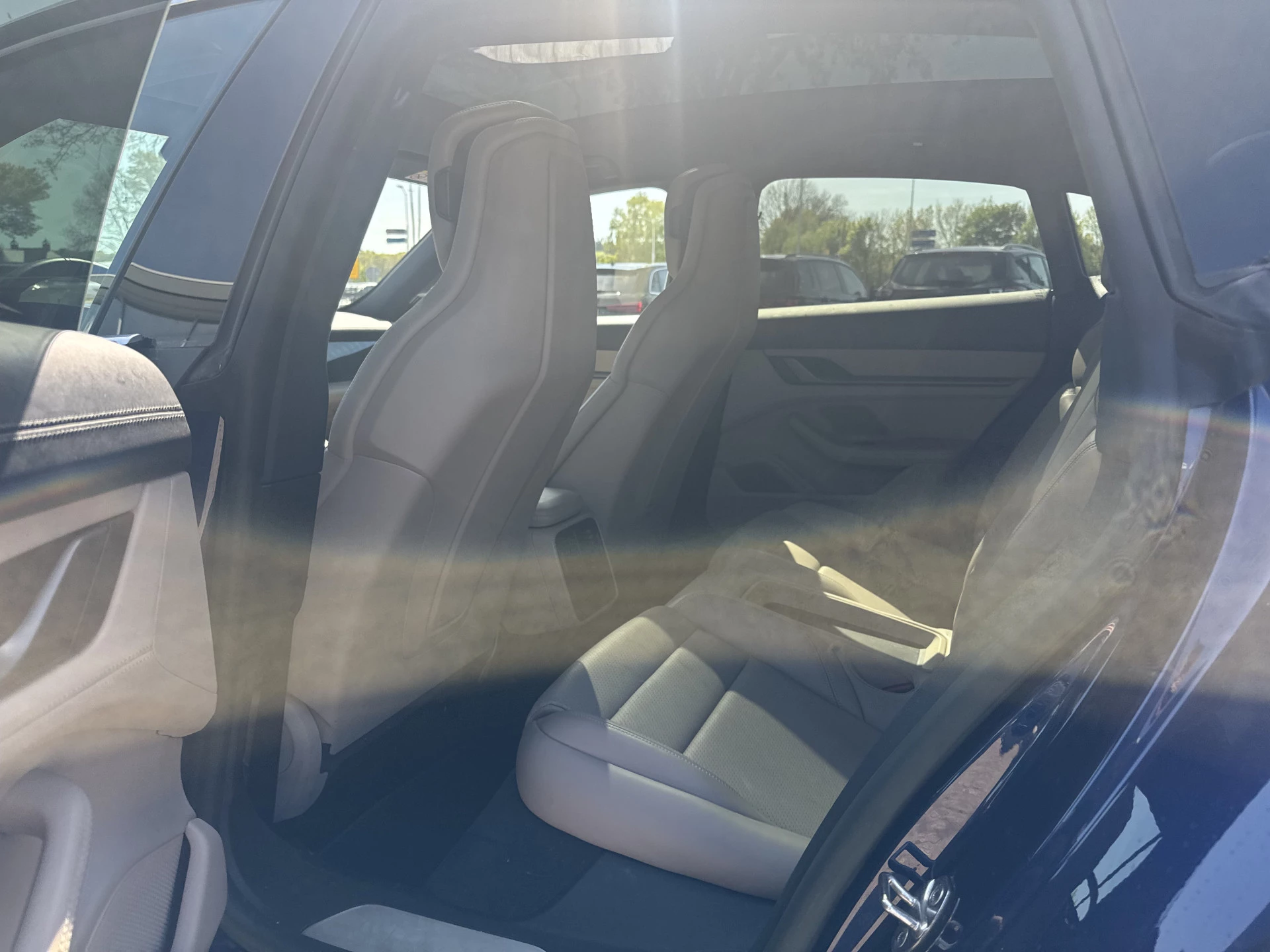 Hoofdafbeelding Porsche Taycan