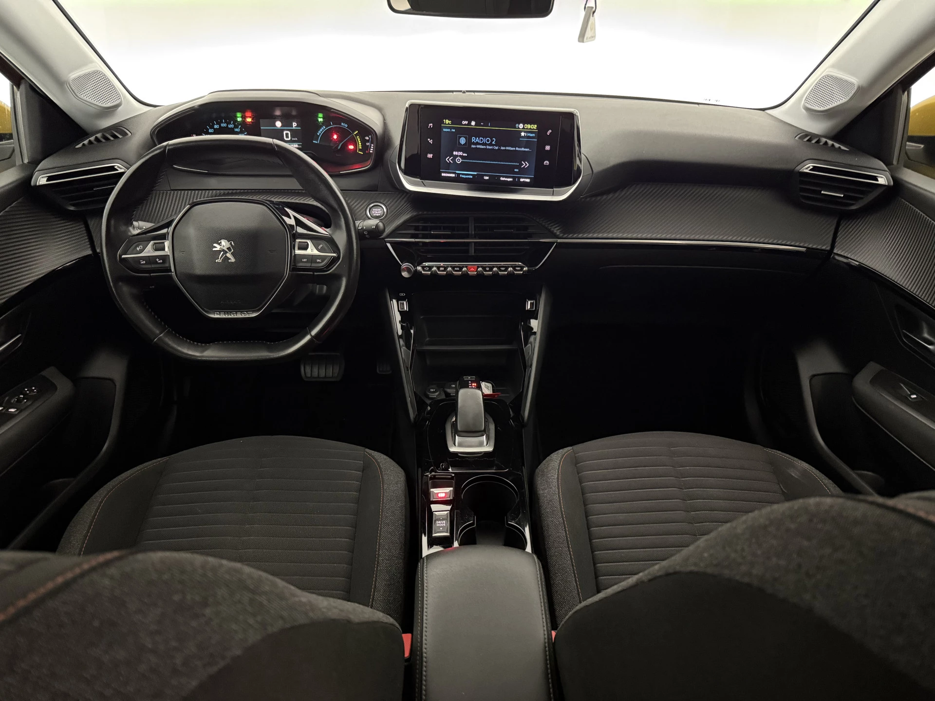 Hoofdafbeelding Peugeot e-208
