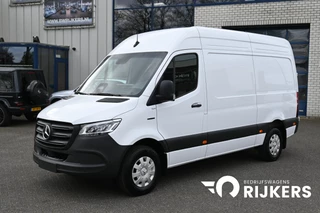 Hoofdafbeelding Mercedes-Benz eSprinter Mercedes-Benz eSprinter 320 L2H2 RWD Select 81kWh LED, Distronic, Smartphone integratie, Navigatie, Trekhaak