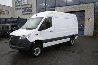 Hoofdafbeelding Mercedes-Benz Sprinter Mercedes-Benz Sprinter 319 CDI 4x4 L2H2 AWD Pro 4x4, LED verlichting, Smartphone integratie