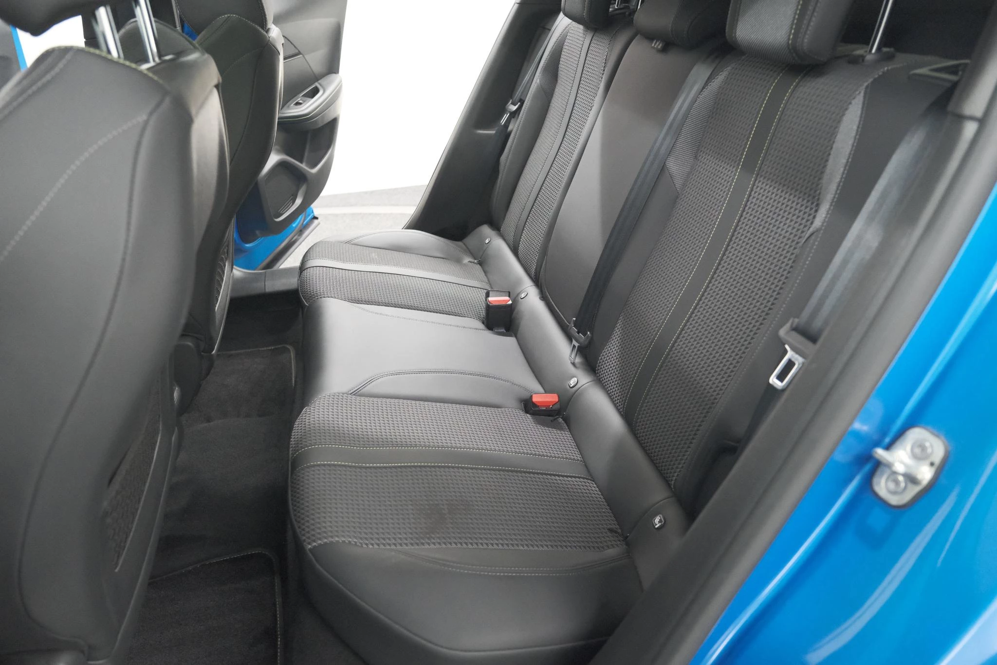 Hoofdafbeelding Peugeot e-2008