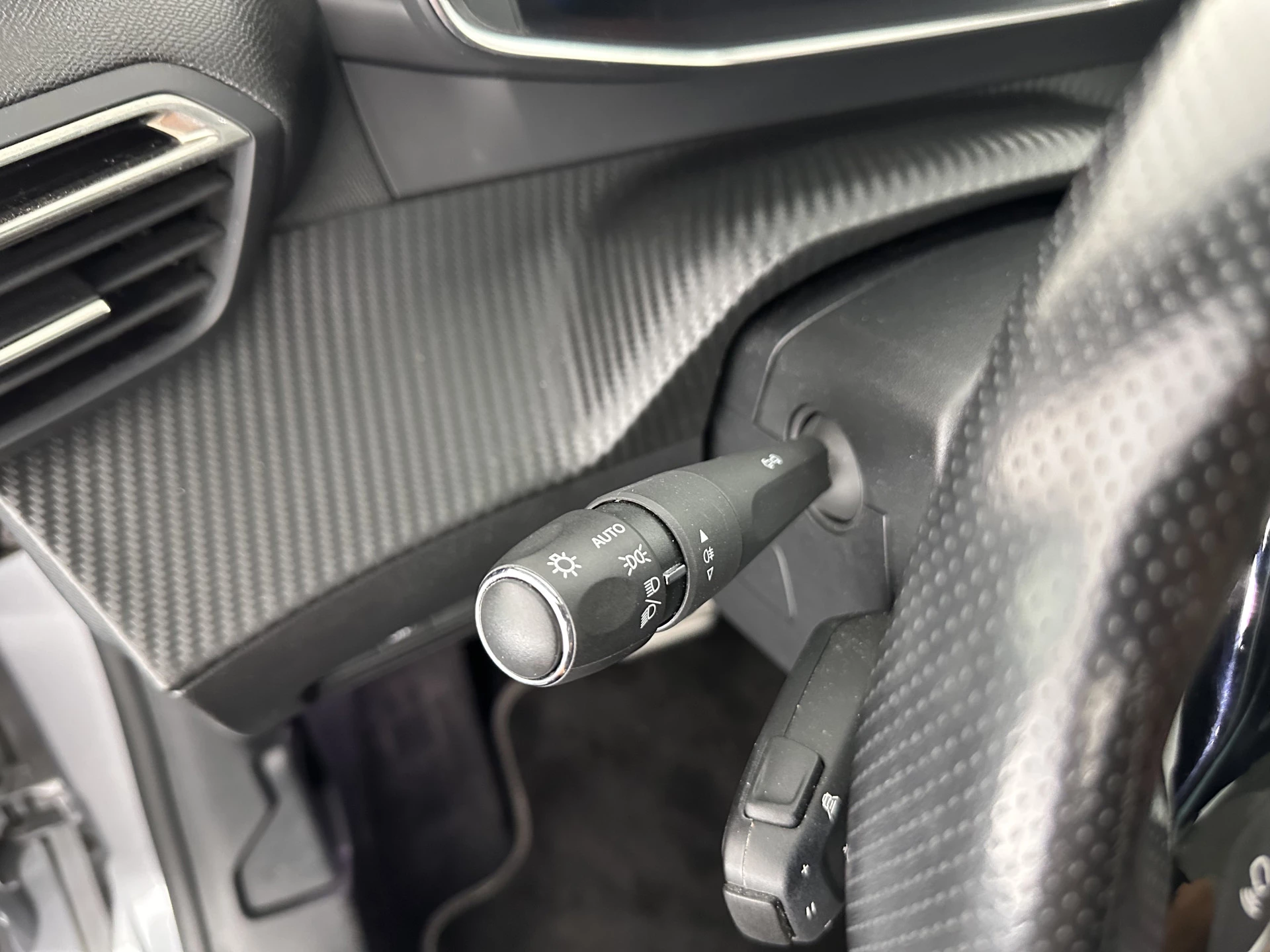 Hoofdafbeelding Peugeot e-208