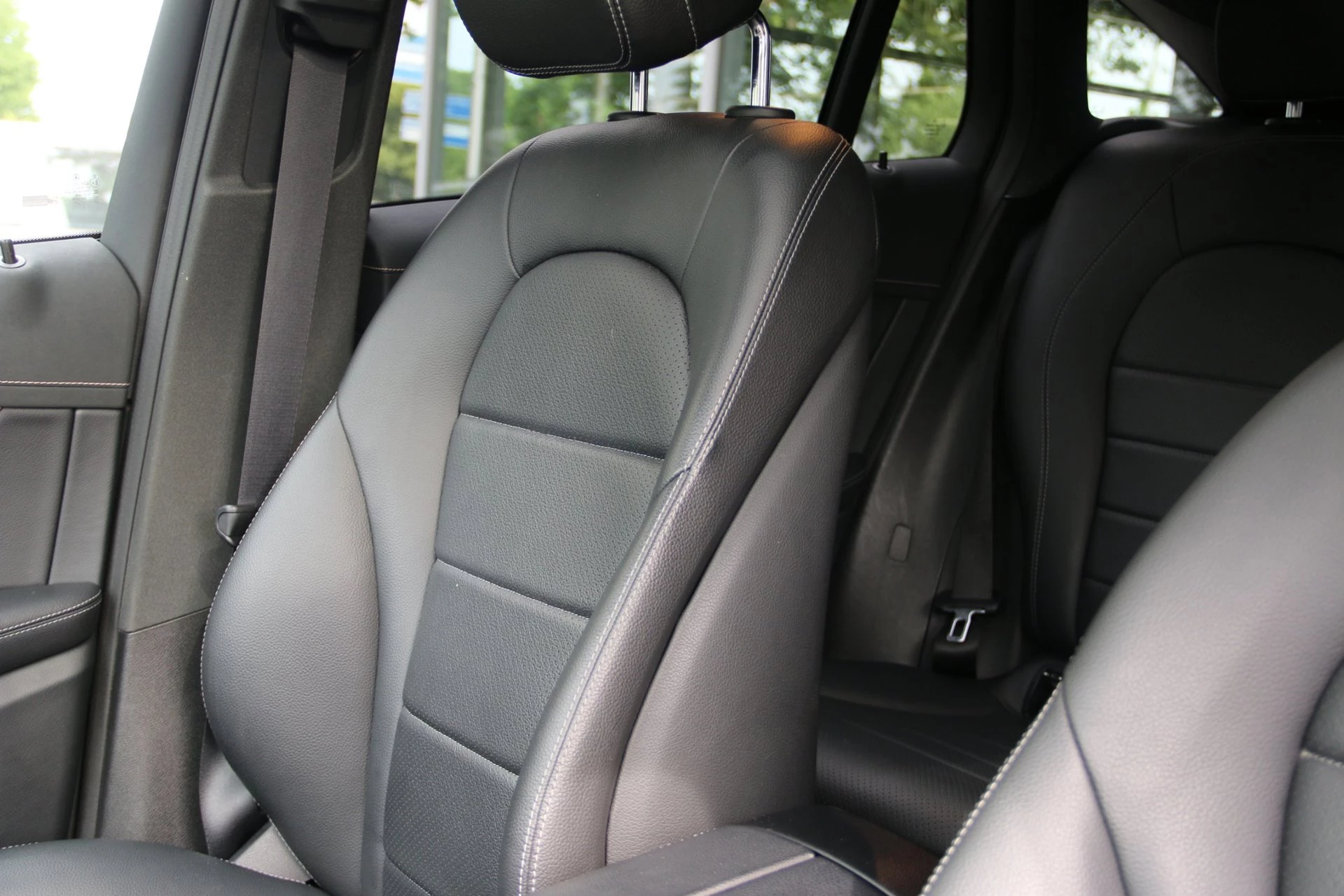 Hoofdafbeelding Mercedes-Benz EQC