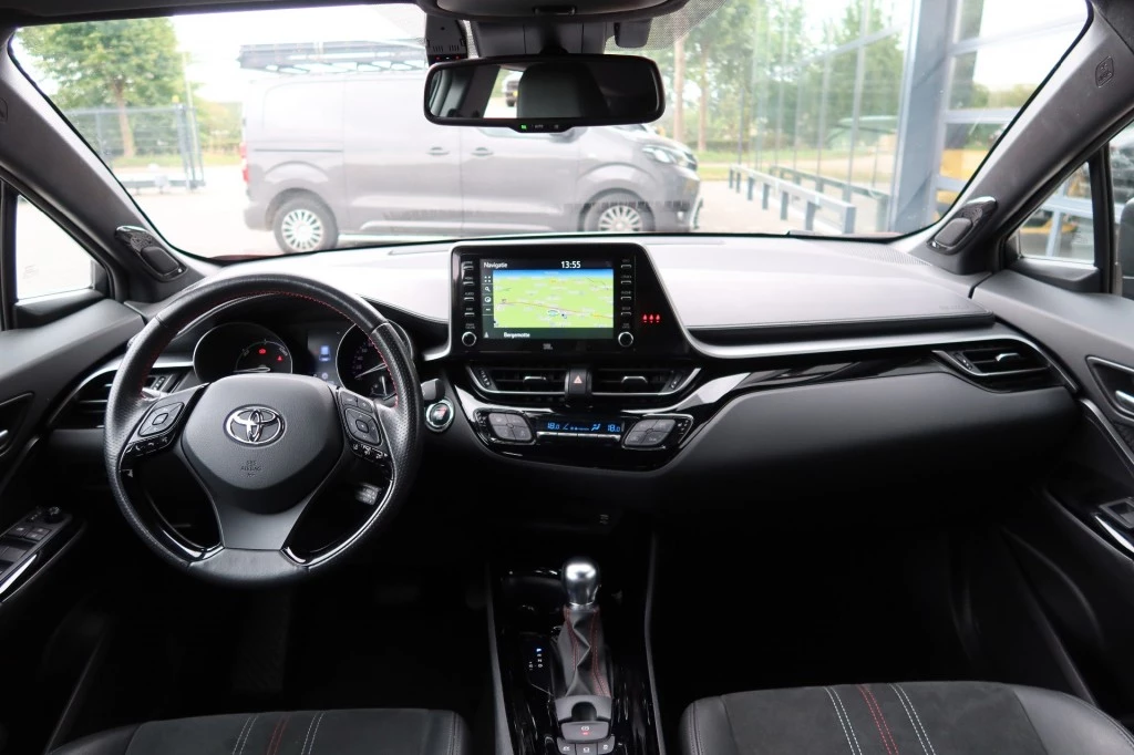 Hoofdafbeelding Toyota C-HR