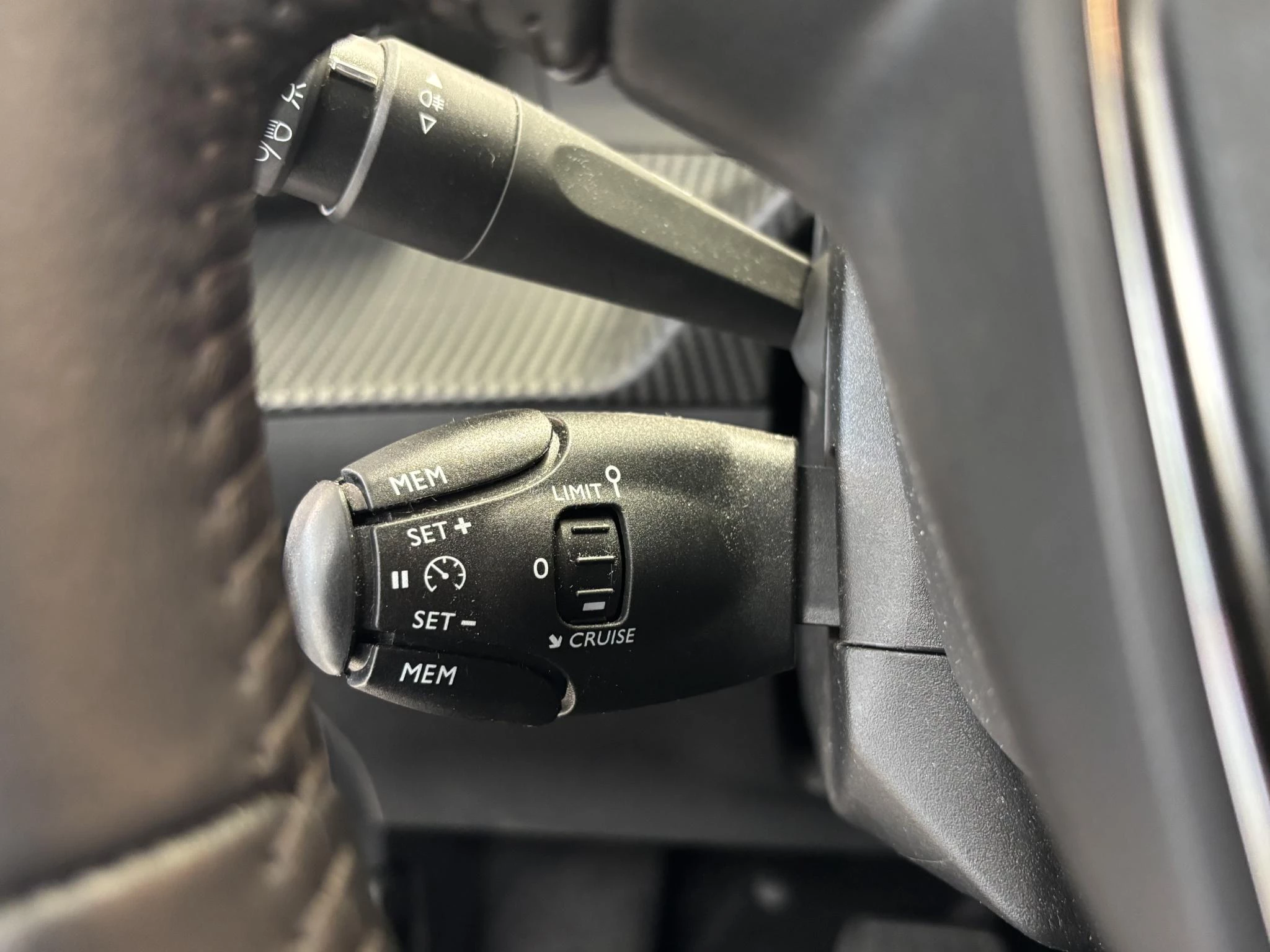 Hoofdafbeelding Peugeot e-208