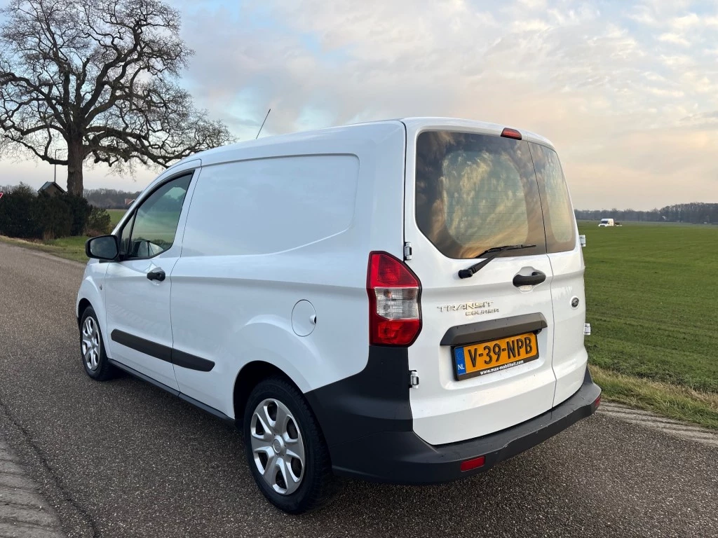 Hoofdafbeelding Ford Transit Courier