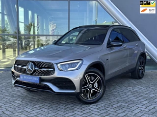 Mercedes-Benz GLC-klasse 300e 4MATIC AMG Night Pakket 320pk Panoramadak / 360 Camera / Stoelverwarming