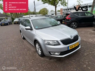Skoda Octavia Combi 1.0 TSI Leer Navi Clima Trekhaak PDC
