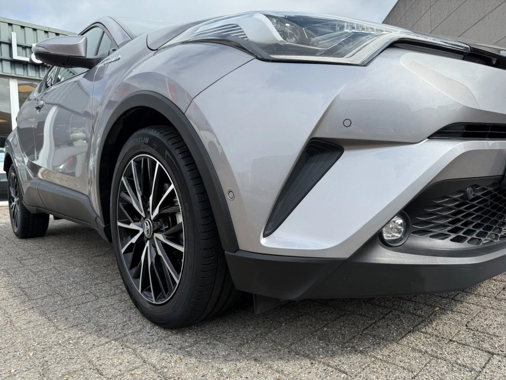 Hoofdafbeelding Toyota C-HR