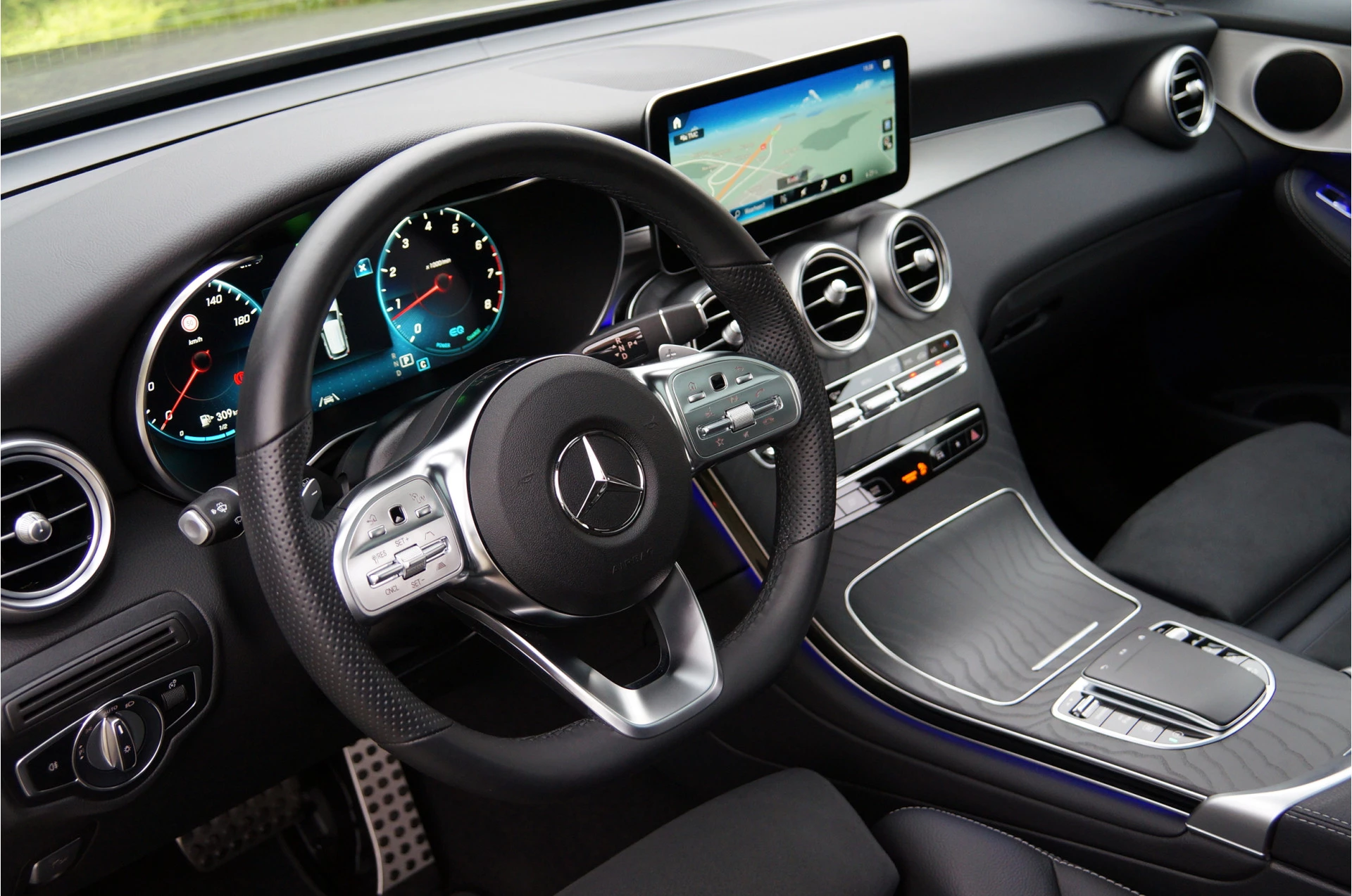 Hoofdafbeelding Mercedes-Benz GLC