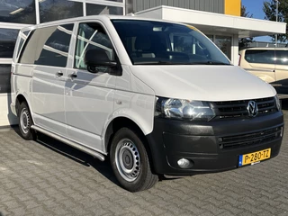 Volkswagen Transporter Kombi 2.0 TDI 140 pk DSG Automaat L1H1 8-persoons BTW en BPM vrij Airco Cruise control PDC Trekhaak 1e eigenaar Ideaal voor ombouw naar camper Euro 5