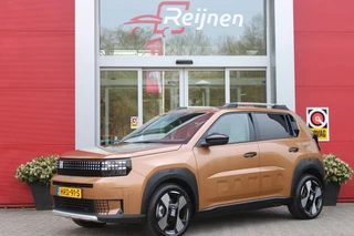 Fiat Grande Panda LA PRIMA 113PK 11 kW 44 kWh | WINTERPACK: STOEL/STUUR/VOORRUIT VERWARMING | DRAADLOZE APPLE CARPLAY/ANDROID AUTO | NAVIGATIE | ACHTERUITRIJCAMERA | PARKEERSENSOREN VOOR + ACHTER | DRAADLOZE TELEFOONLADER | LED KOPLAMPEN | CLIMATE CONTROL | 3-FASE | 17" LICHTMETALEN VELGEN | PRIVACY GLASS | ACHTERSPOILER |